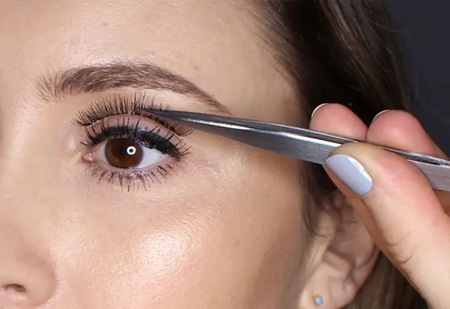 Strip Lashes Application